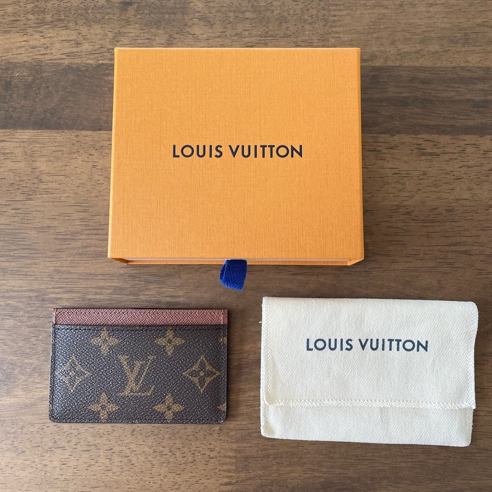 NWT Louis Vuitton card holder
